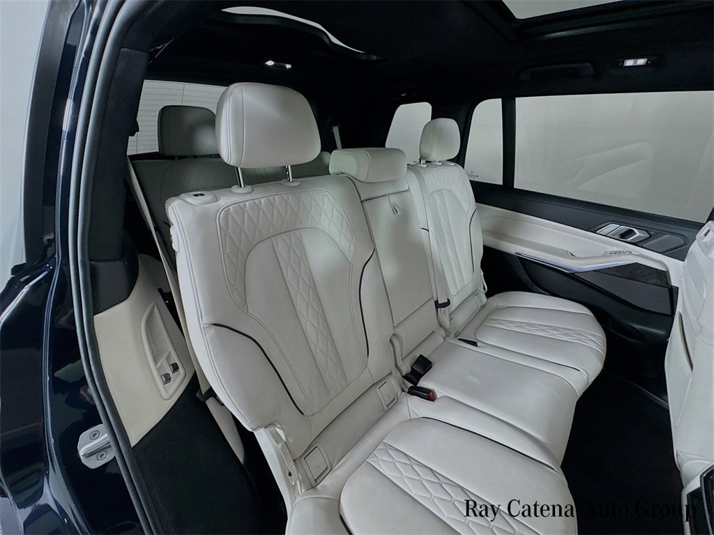 Used 2022 BMW X7 M50i image 30