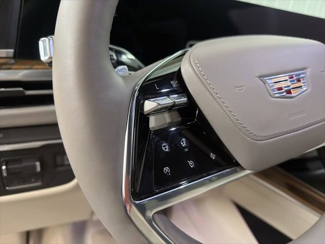 Used 2025 Cadillac Escalade Premium Luxury Platinum w/ LPO, Radiant Package RWD image 16