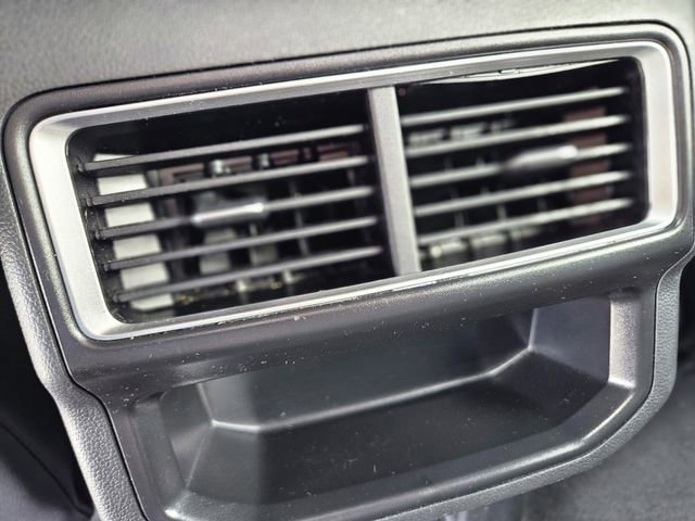 Used 2024 Volkswagen Atlas Cross Sport SE image 28