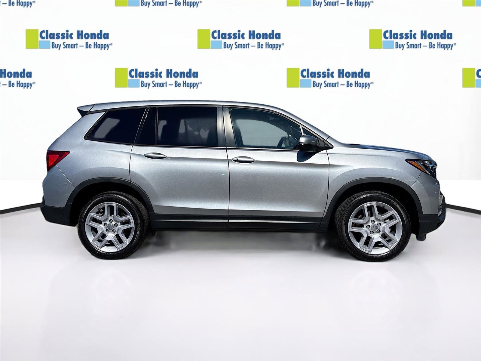 Certified 2025 Honda Passport EX-L image 9