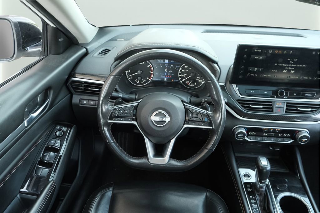 Used 2023 Nissan Altima 2.0 SR FWD image 28