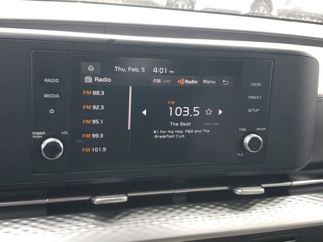 Used 2024 Kia Carnival LX image 25