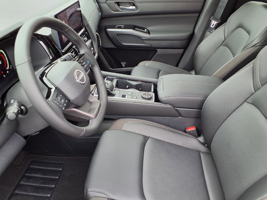 New 2026 Nissan Pathfinder SL AWD/4WD image 14