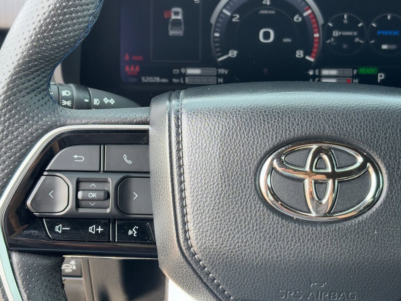 Used 2023 Toyota Tundra Platinum w/ Advanced Package AWD/4WD image 19