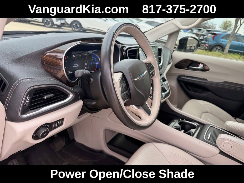 Used 2021 Chrysler Pacifica Limited w/ Uconnect Theater Family Group image 14