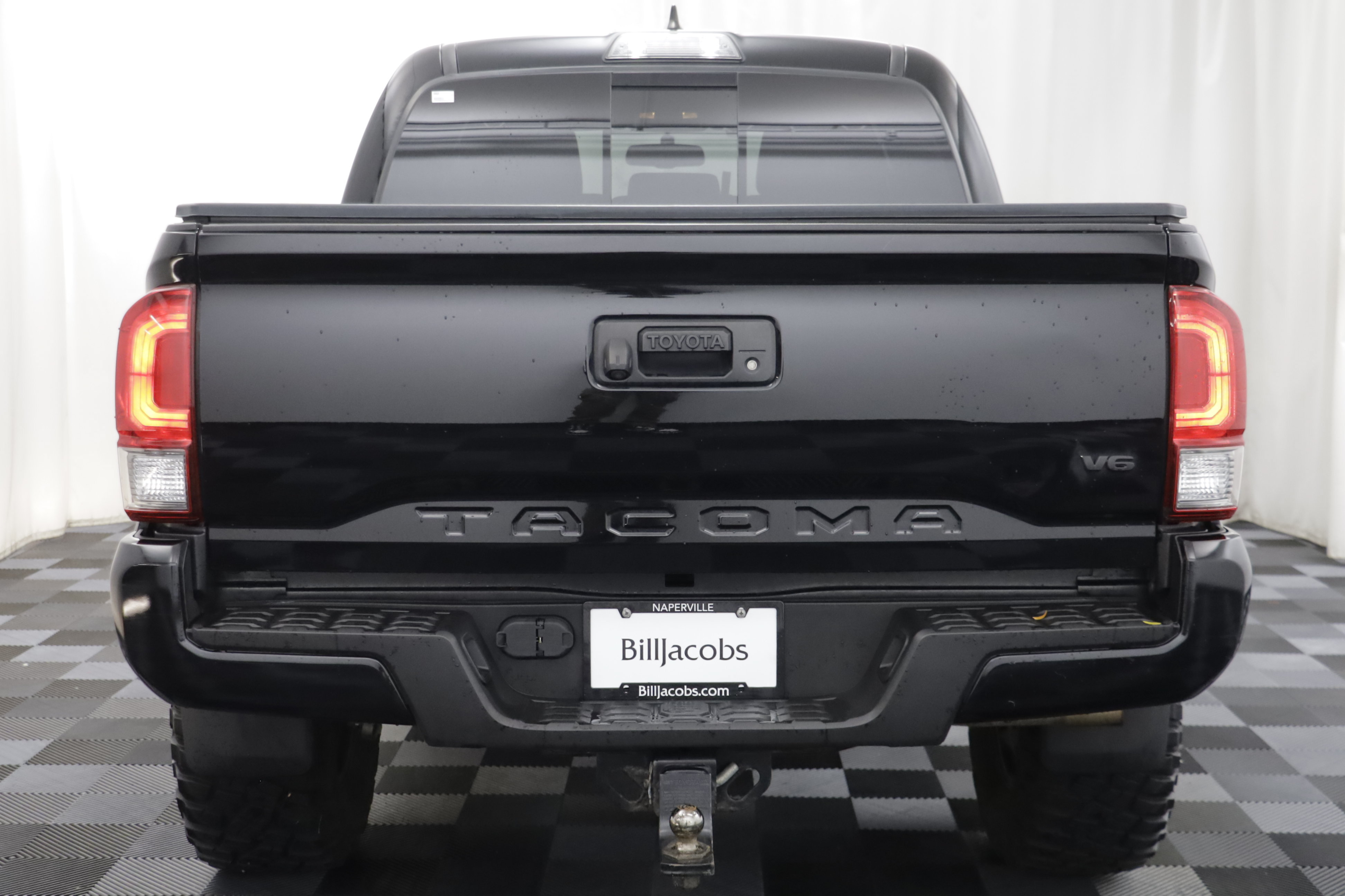 Used 2017 Toyota Tacoma TRD Sport w/ Tow Package (A/T) AWD/4WD image 16