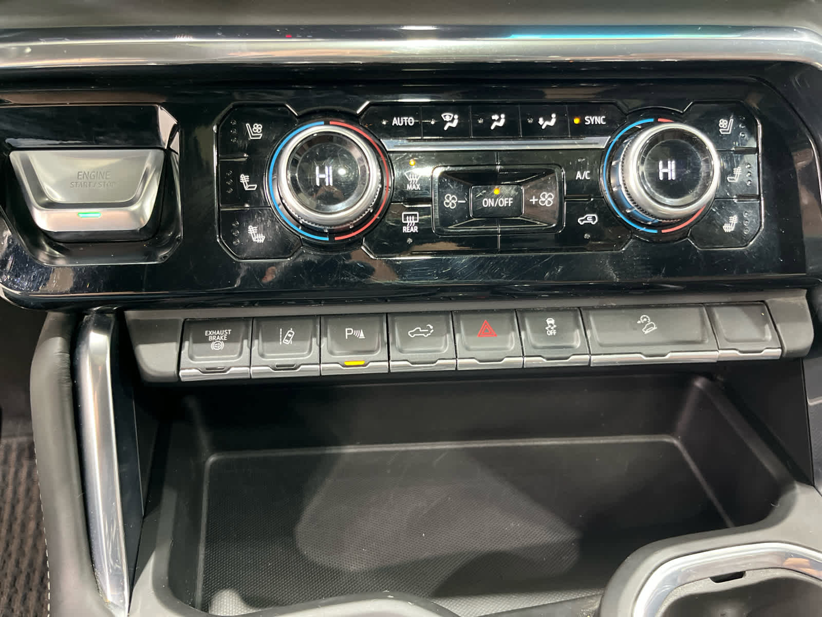 Certified 2024 GMC Sierra 3500 Denali Ultimate image 25