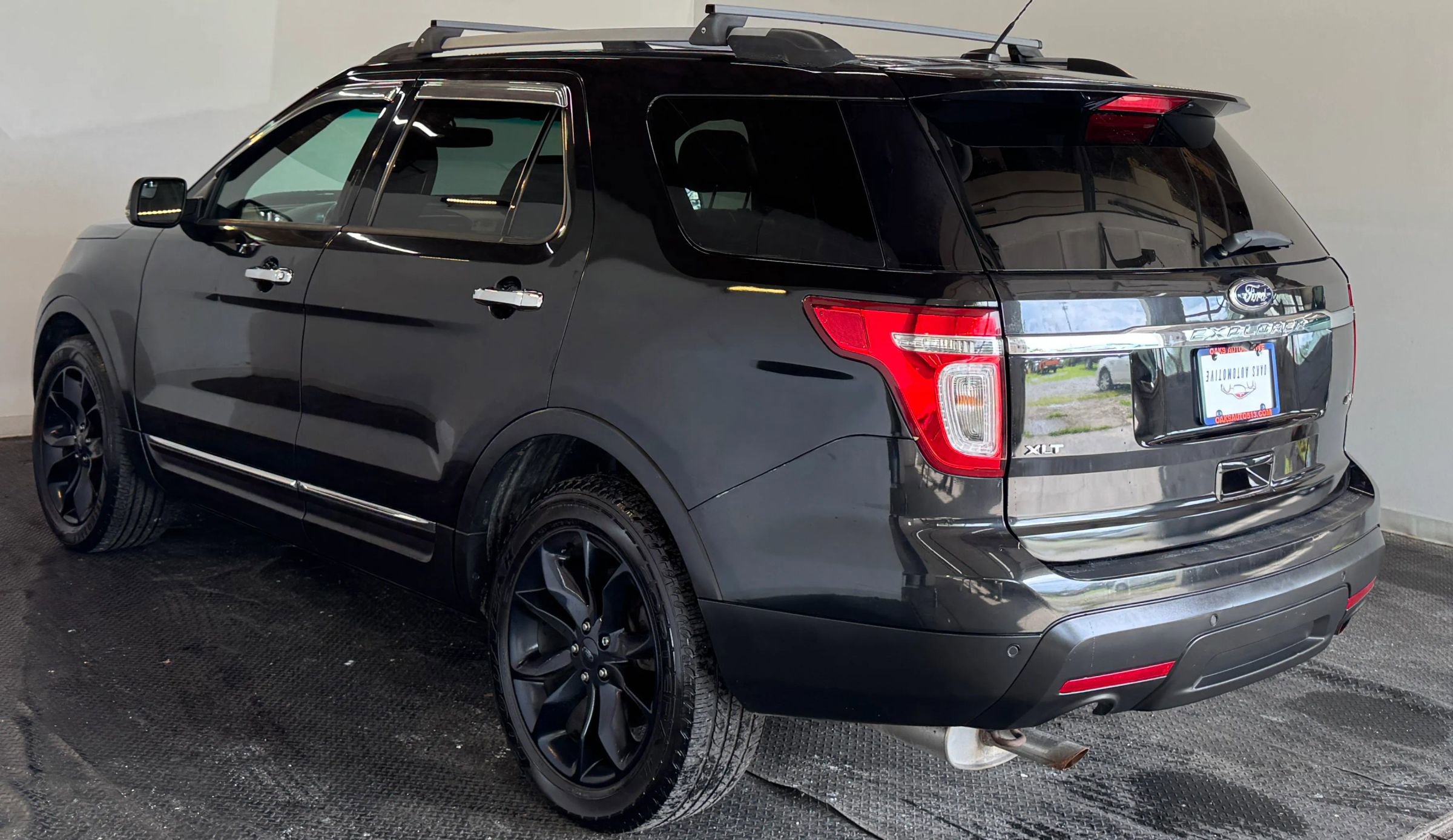 Used 2013 Ford Explorer XLT image 6