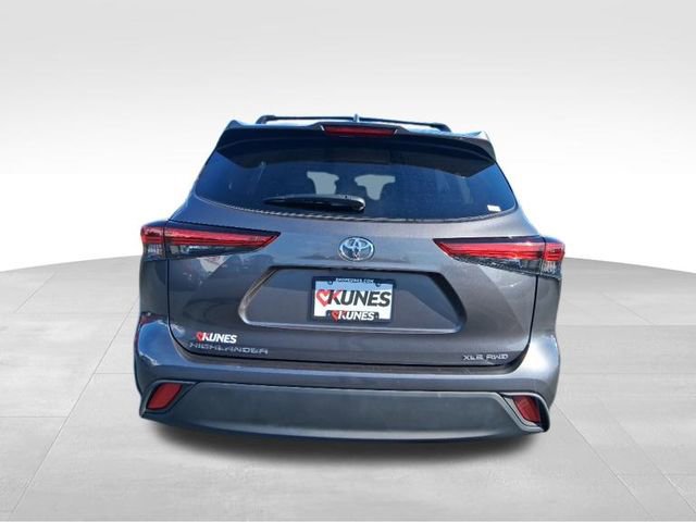 Used 2022 Toyota Highlander XLE image 9