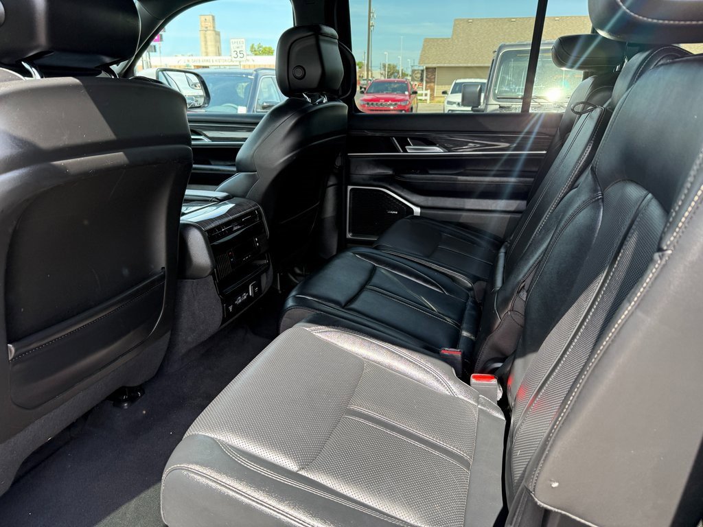 Used 2022 Jeep Wagoneer Series II image 14