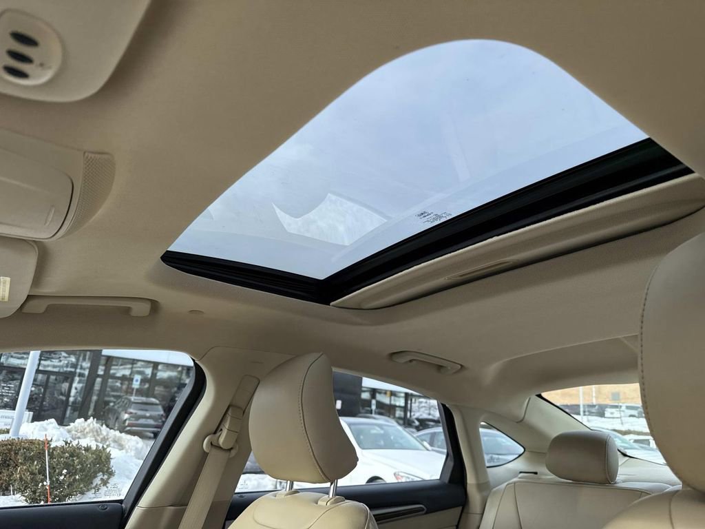 Used 2015 Ford Fusion SE w/ Equipment Group 502A image 27