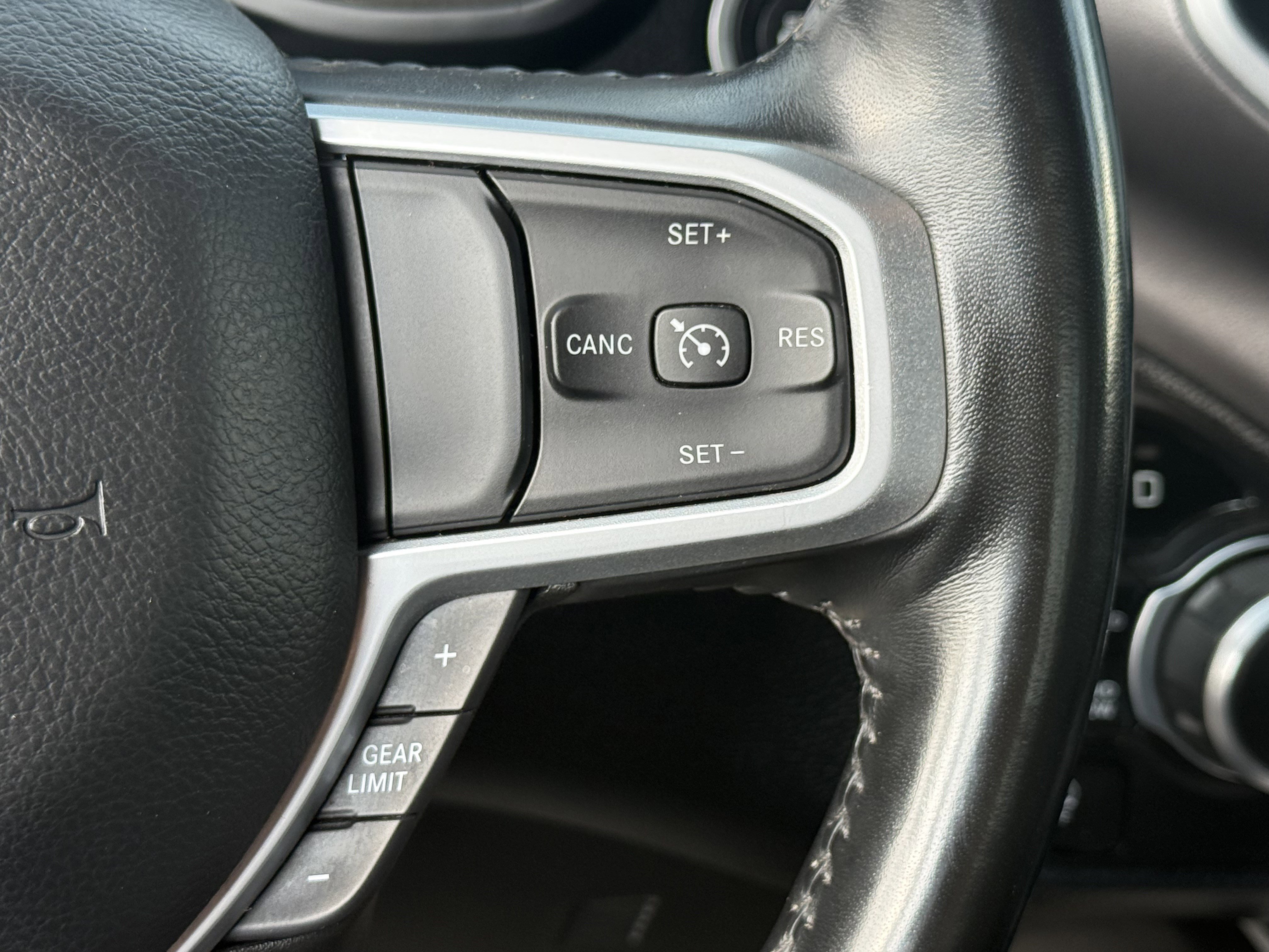 Used 2022 RAM 1500 Big Horn AWD/4WD image 18