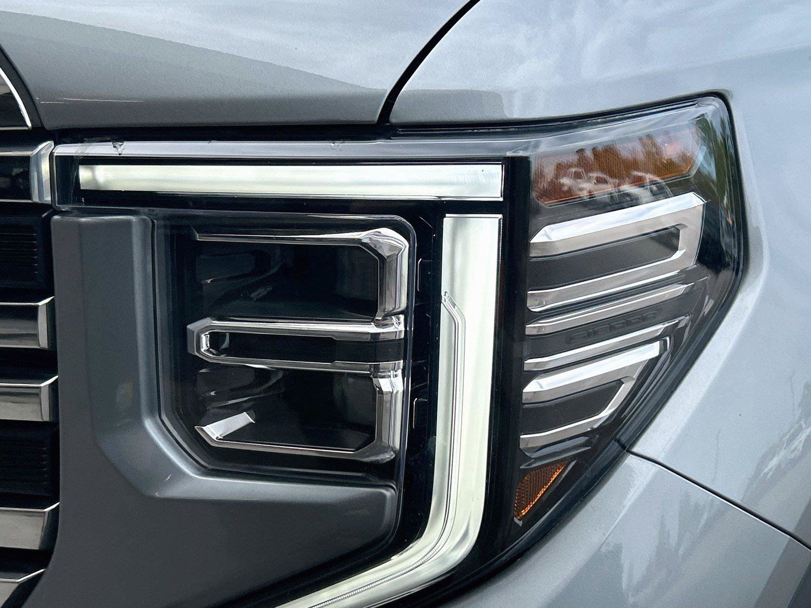 Used 2023 GMC Sierra 1500 SLT w/ SLT Premium Package AWD/4WD image 11