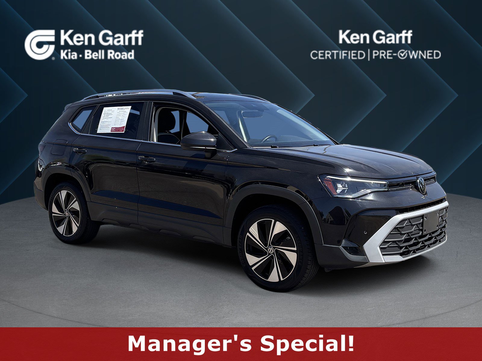 Used 2025 Volkswagen Taos SE AWD/4WD image 1