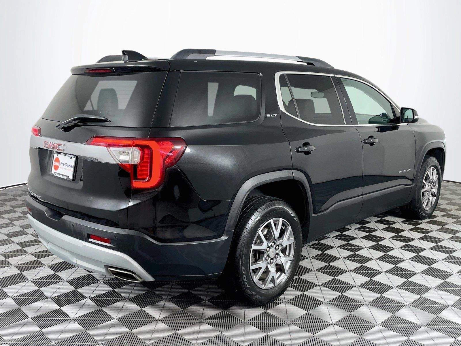 Used 2021 GMC Acadia SLT w/ LPO, Floor Liner Package FWD image 9