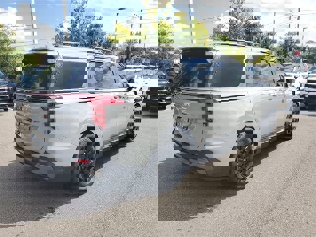 New 2026 Kia Carnival SX image 8