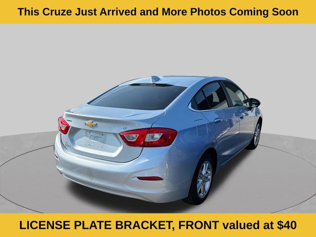 Used 2017 Chevrolet Cruze LT FWD image 3