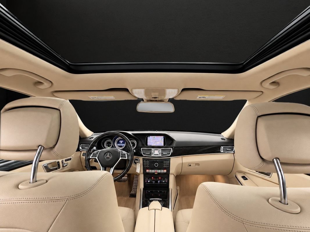Used 2016 Mercedes-Benz E 350 4MATIC Sedan w/ Premium Package image 19