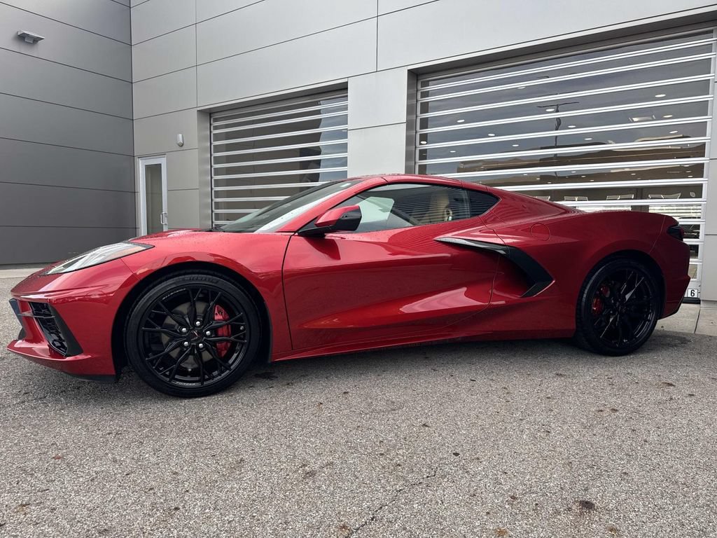Used 2025 Chevrolet Corvette Stingray Premium Cpe w/ 3LT RWD image 3