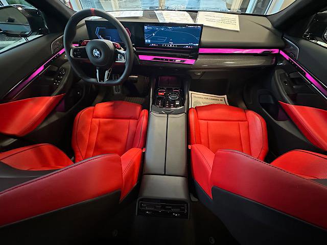 Used 2025 BMW M5 w/ Carbon Package image 26