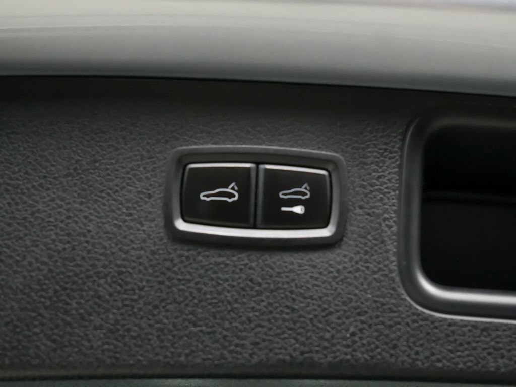 Certified 2021 Porsche Macan S AWD/4WD image 14