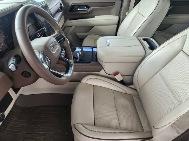 Used 2025 GMC Yukon Denali w/ Sun & Power Step Package RWD image 12
