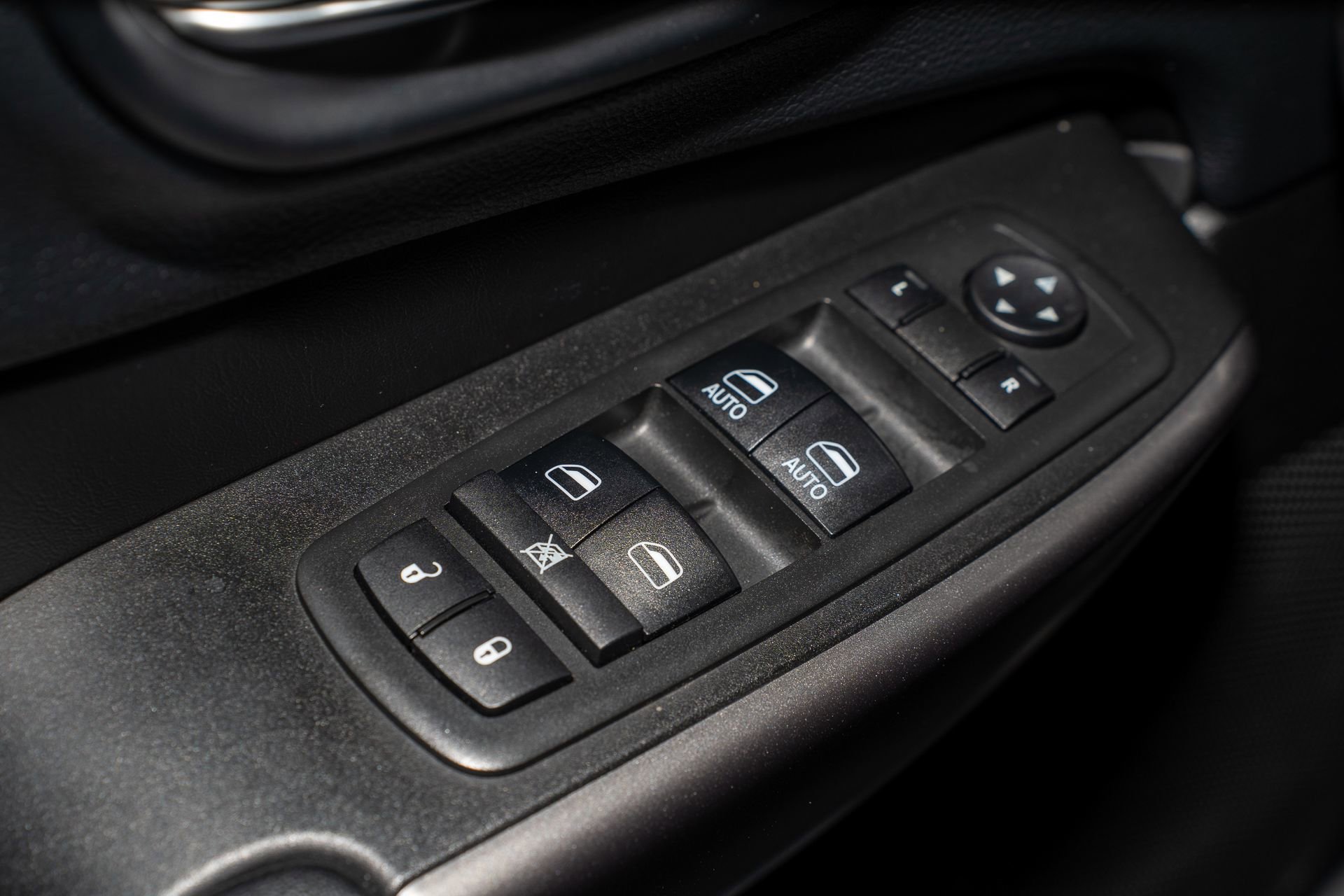 Used 2019 Jeep Cherokee Limited w/ Luxury Group image 27