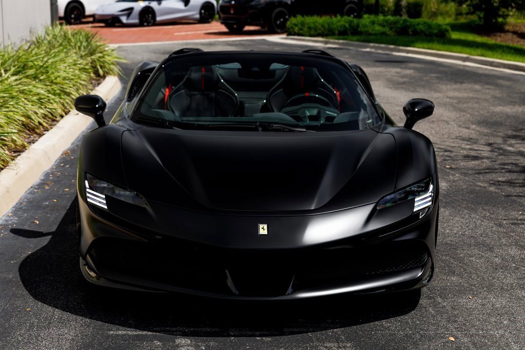 Used 2022 Ferrari SF90 Spider image 8