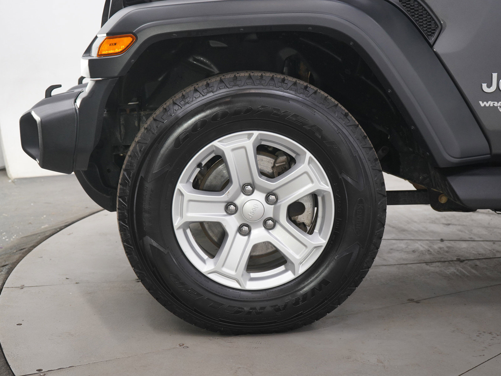 Used 2018 Jeep Wrangler Unlimited Sport S image 29