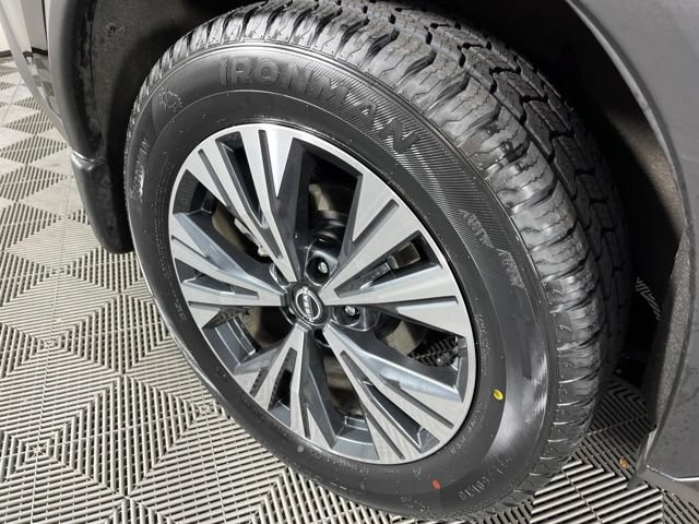 Used 2023 Nissan Rogue SV w/ SV Premium B Package FWD image 16