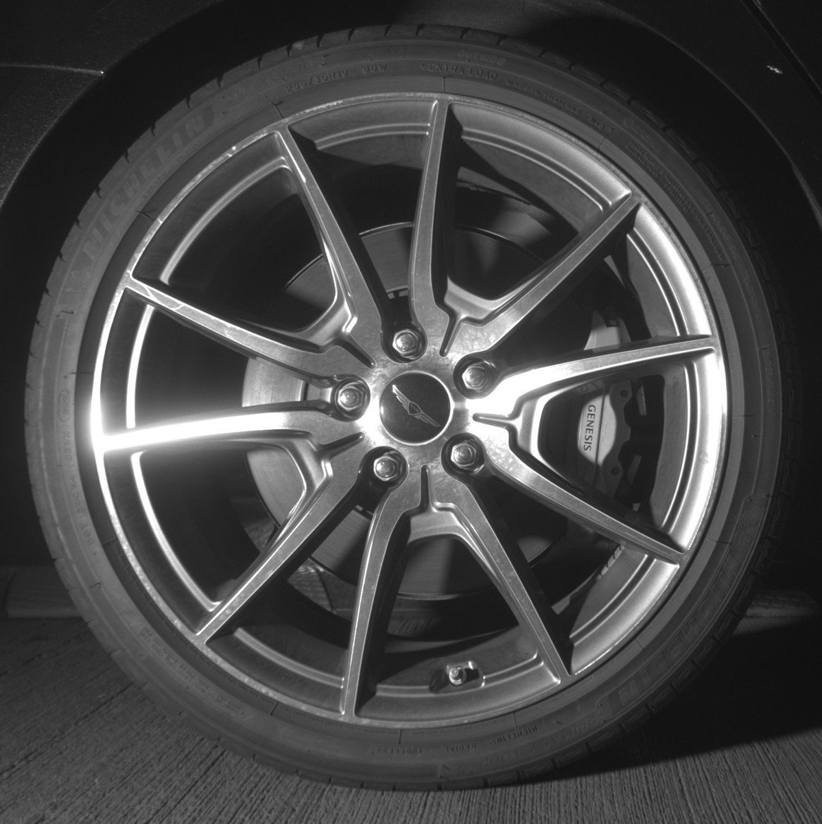 Used 2025 Genesis G70 2.5T image 15