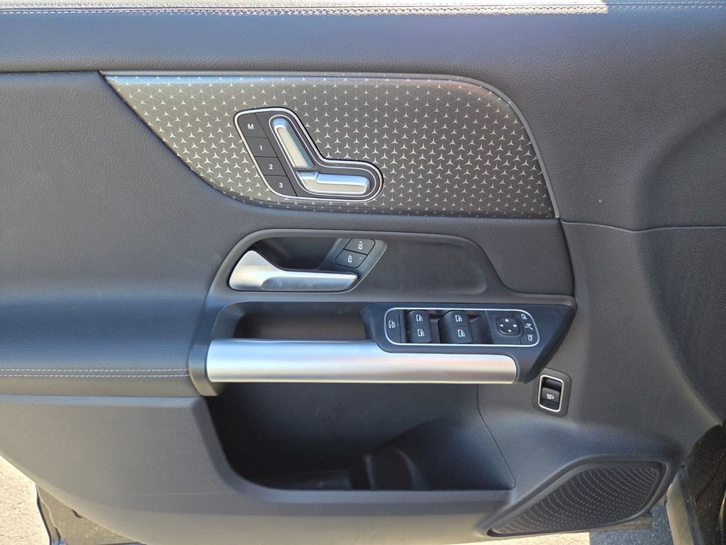 Used 2025 Mercedes-Benz GLA 250 image 17