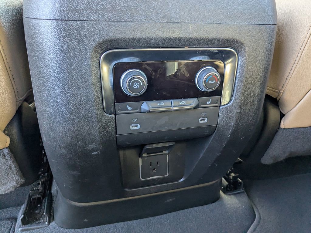 Used 2024 Chevrolet Tahoe Premier image 17