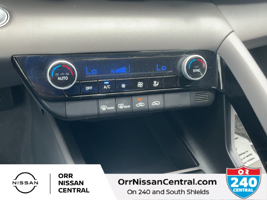 Used 2025 Hyundai Elantra Hybrid FWD image 23