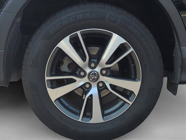 Used 2018 Toyota RAV4 XLE FWD image 7