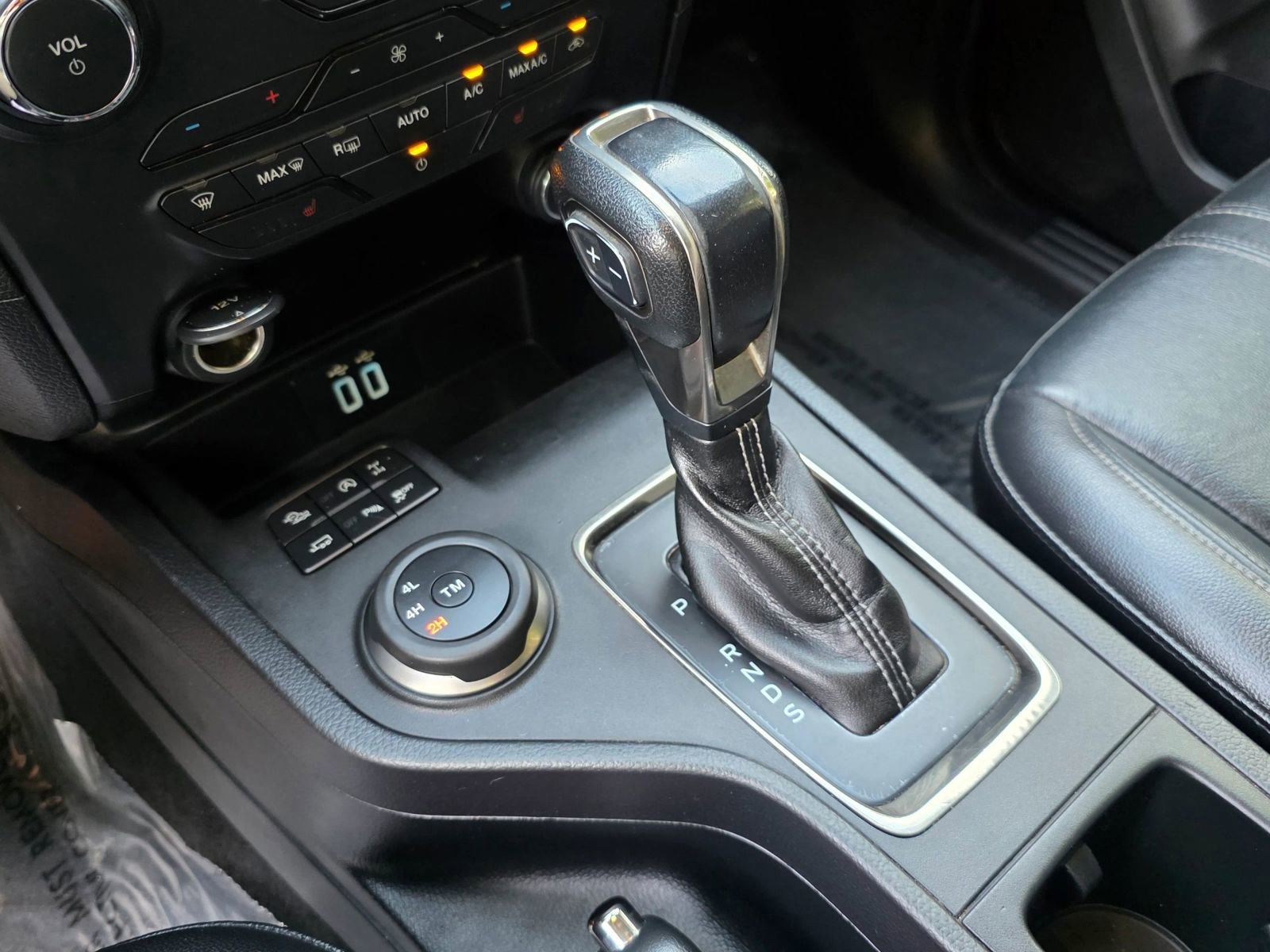 Used 2019 Ford Ranger Lariat w/ Equipment Group 501A Mid image 18