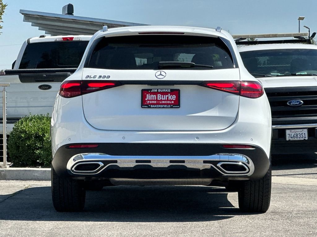 Used 2024 Mercedes-Benz GLC 300 image 4