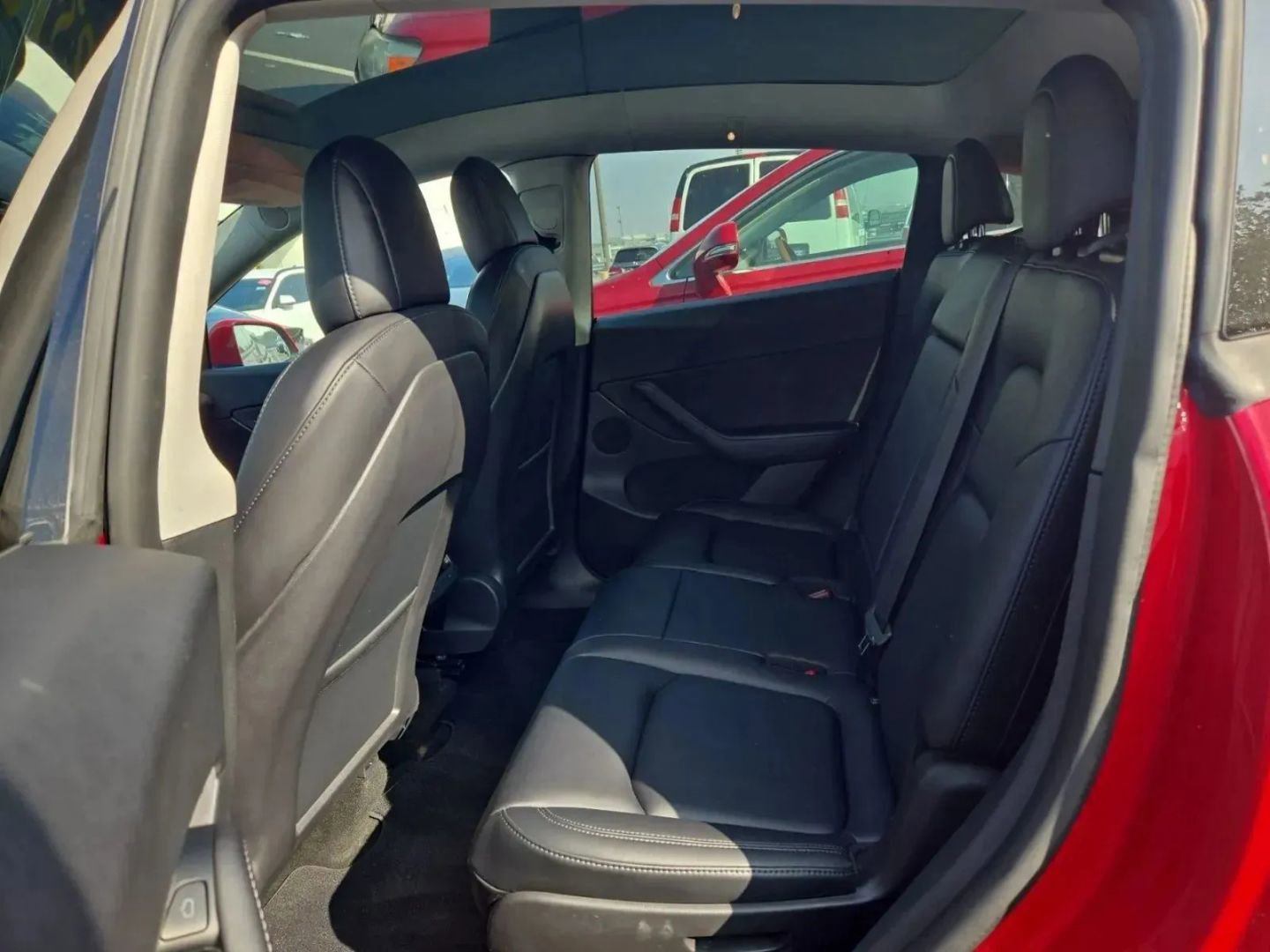 Used 2022 Tesla Model Y Long Range image 4