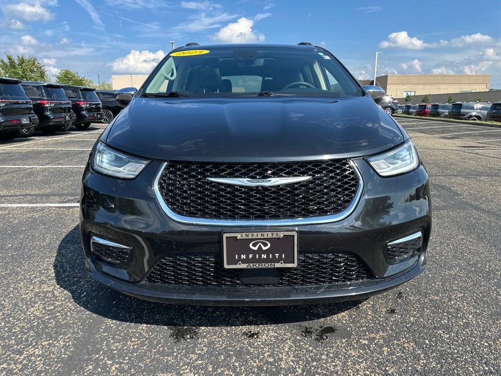 Used 2023 Chrysler Pacifica Limited FWD image 19