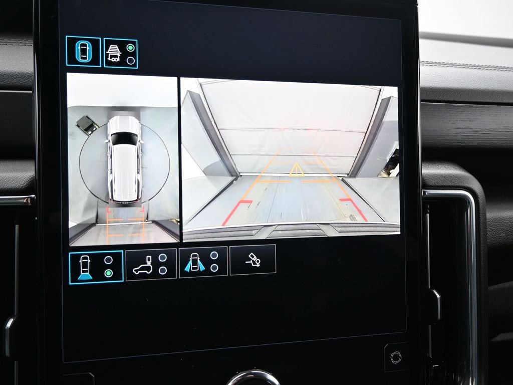Used 2025 GMC Yukon XL Denali AWD/4WD image 16