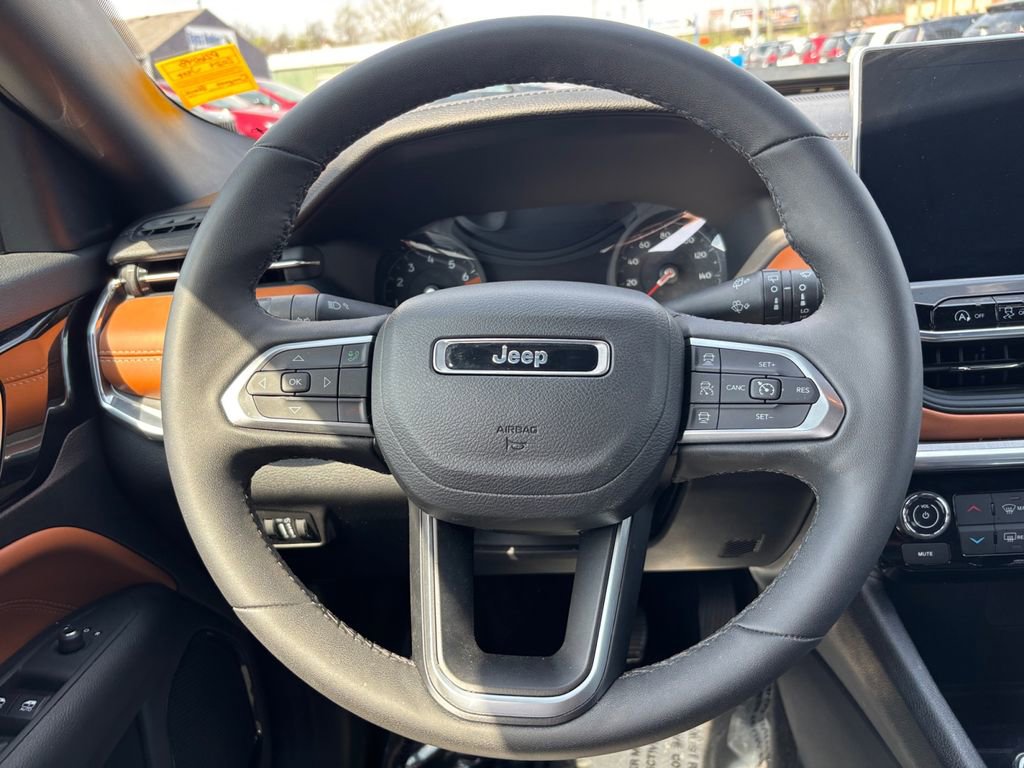 Used 2024 Jeep Compass Limited image 30