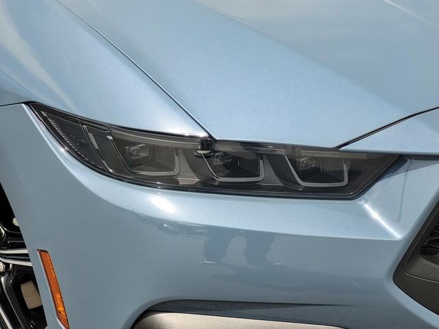 Used 2025 Ford Mustang Convertible RWD image 13