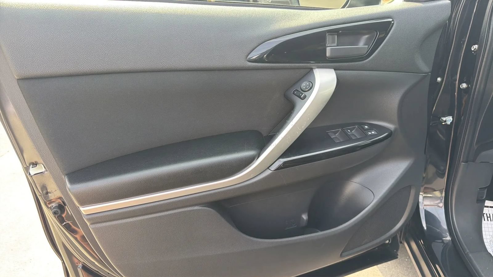 Used 2019 Mitsubishi Eclipse Cross AWD image 11