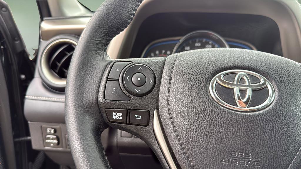 Used 2015 Toyota RAV4 Limited image 22