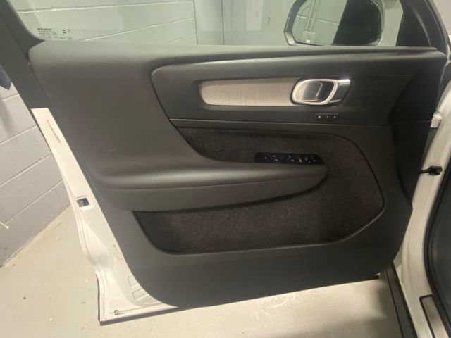Used 2026 Volvo XC40 B5 Plus AWD/4WD image 7