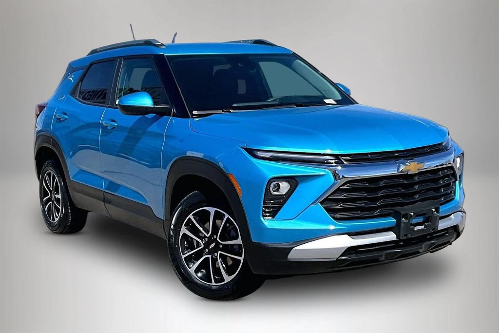Used 2025 Chevrolet TrailBlazer LT AWD/4WD image 1