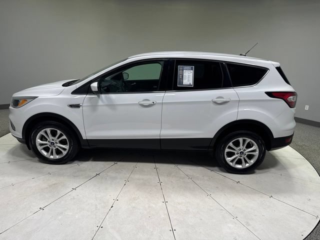 Used 2017 Ford Escape SE AWD/4WD image 2