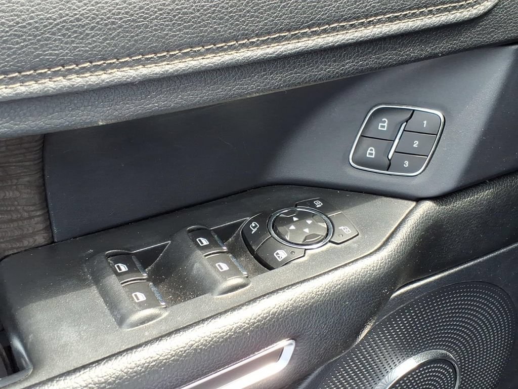 Used 2021 Ford Expedition Max Limited AWD/4WD image 16