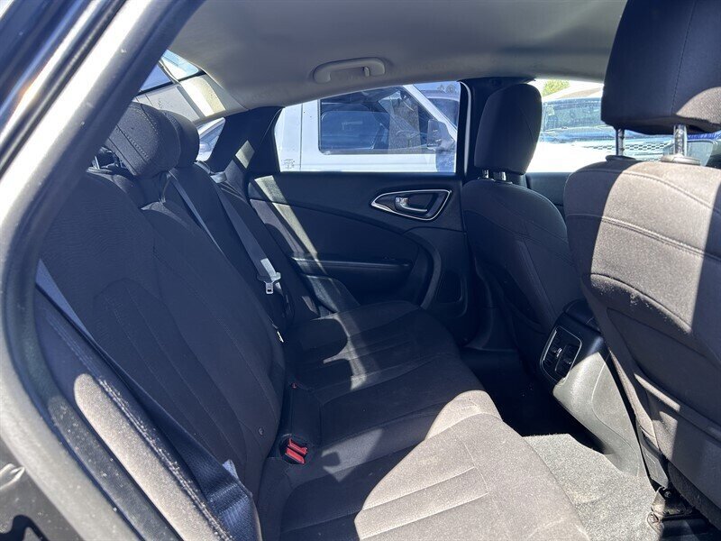 Used 2015 Chrysler 200 Limited w/ Convenience Group FWD image 18