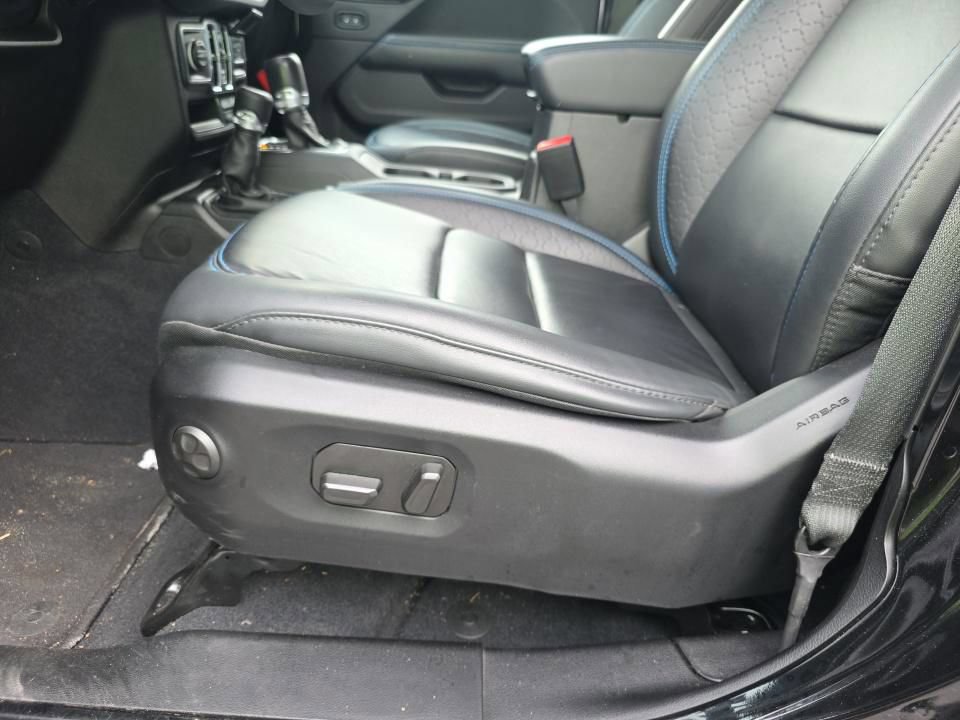 Used 2024 Jeep Wrangler High Altitude AWD/4WD image 19